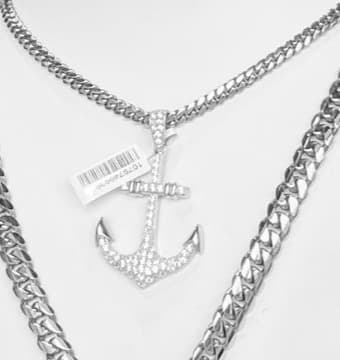 Natural diamond pendant